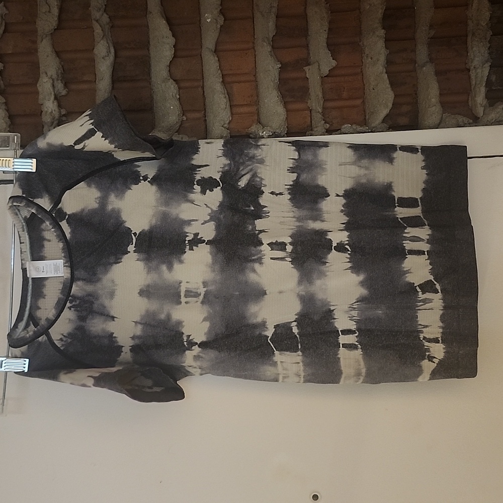 Ivivva Black and White Tie-Dye Top Size L Large